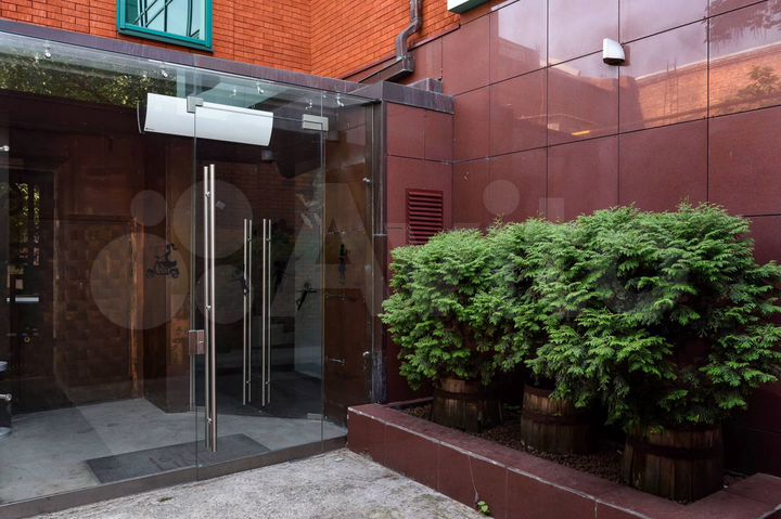 Свободного назначения, 733 м² + 200 м2 терраса