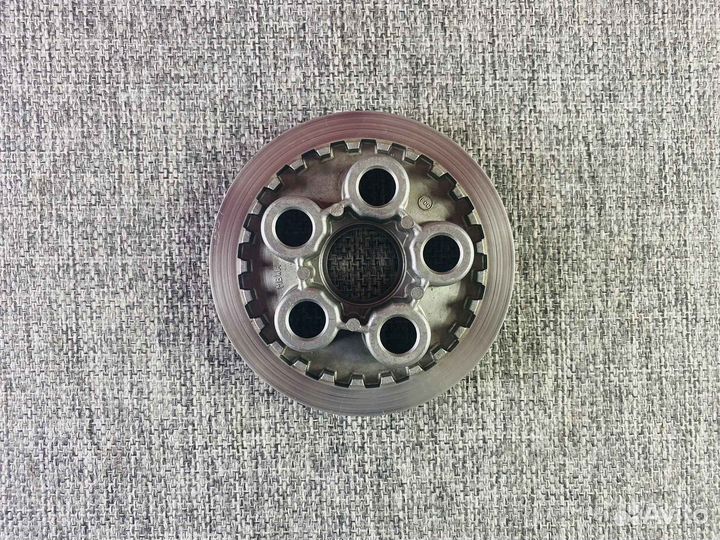 Honda CBR600F4 Крышка корзины сцепления