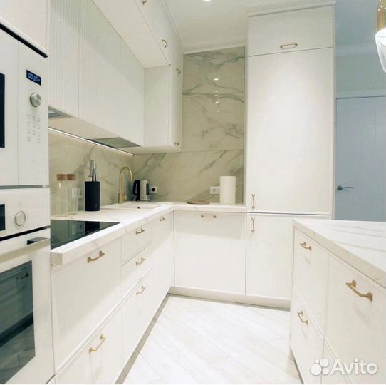 Белоснежная кухня до потолка в рассрочку