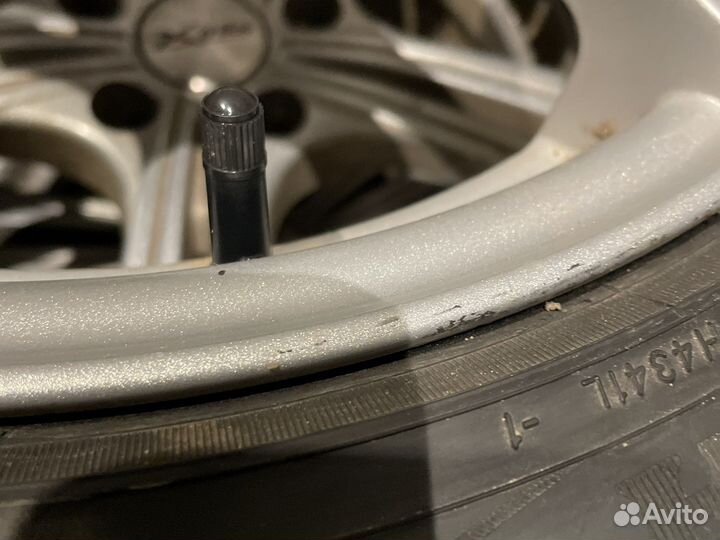 Продам комплект литых дисков