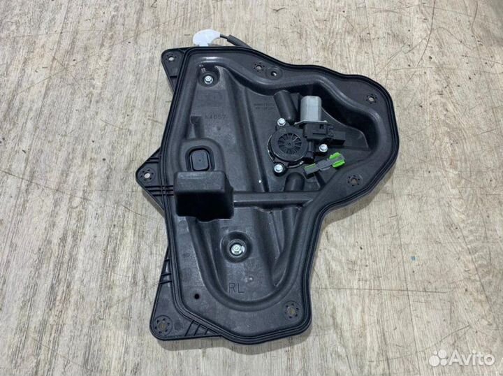 Стеклоподъемник задний левый Mazda 3 BM 2013-2018