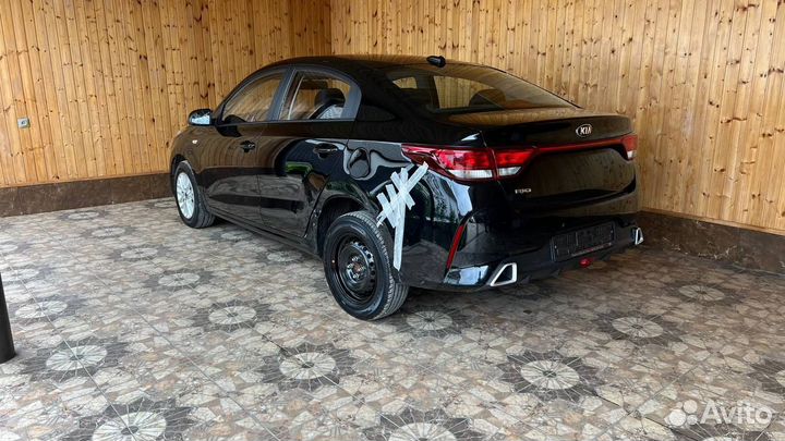 Kia Rio 1.6 AT, 2021, битый, 40 956 км