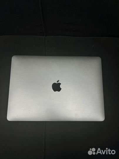 13-inch MacBook Air with Apple M1 chip
