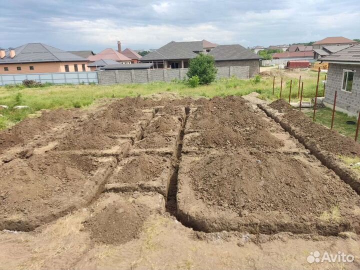 Услуги мини экскаватора. Сваи бур. Ямобур