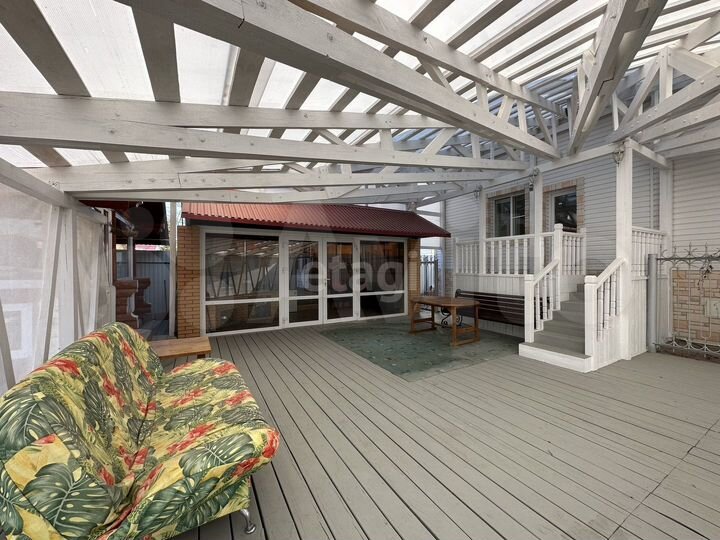 Коттедж 208,5 м² на участке 11 сот.