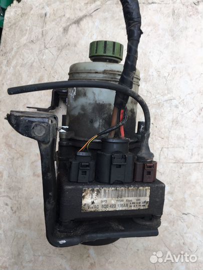 Насос гур VAG 6Q0 423 155 AA Skoda Fabia