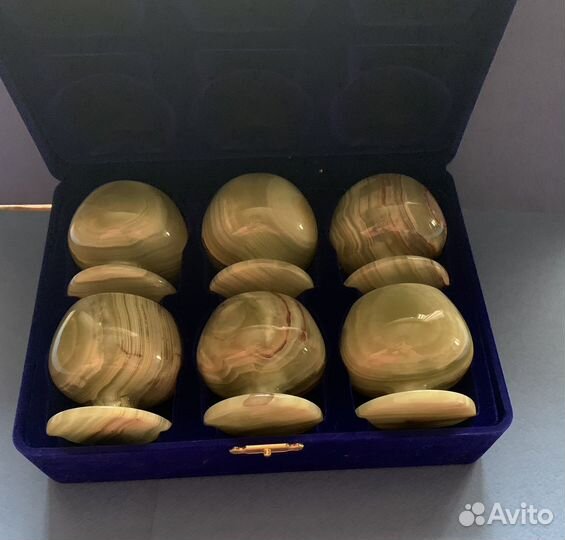 Нефритовые 