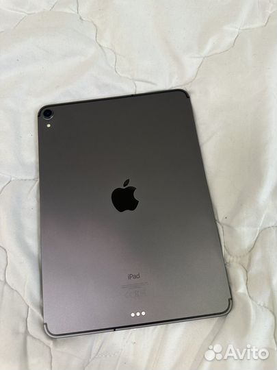 iPad pro 11 2018 64gb Wi-Fi + Cellular(есим)