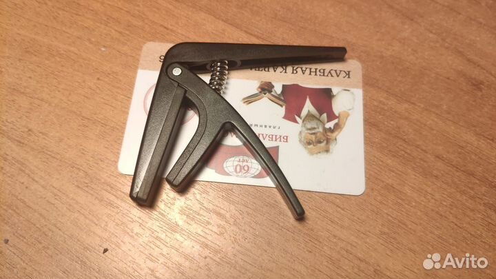 Каподастр для укулеле