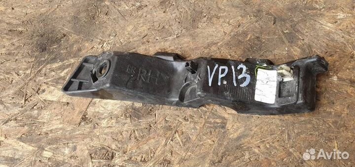 Направляющая переднего бампера правая Kia Sportag