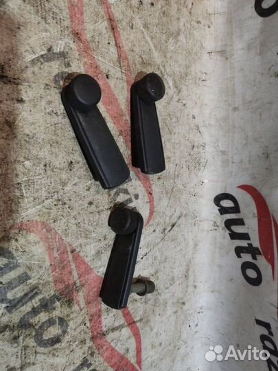 Ручка стеклоподъемника Volkswagen Passat B3 1.6D