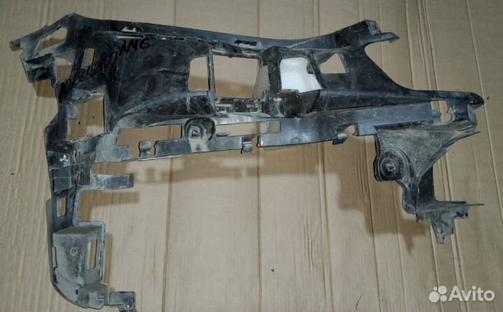 Кронштейн бампера Мерседес W213 A 213 885 24 00