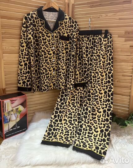 Домашние костюмы и пижамки