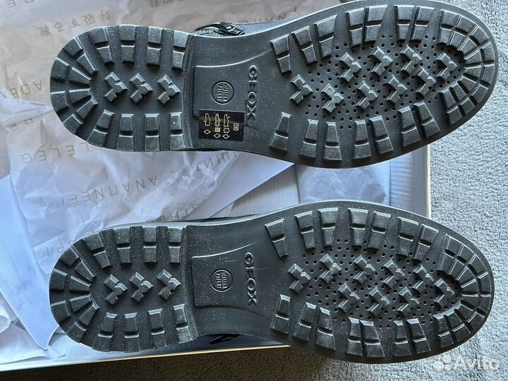 Продать ботинки