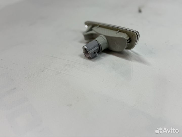 Повторитель поворотников hyundai solaris 1