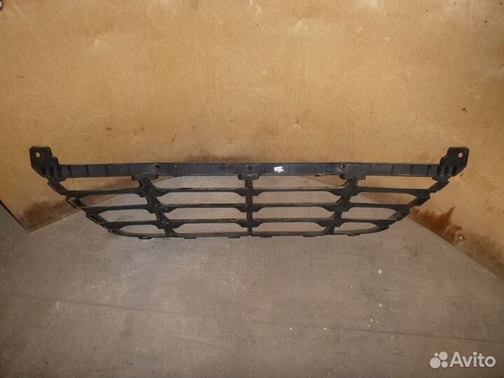 Решетка в бампер центральная hyundai IX35 2010-201