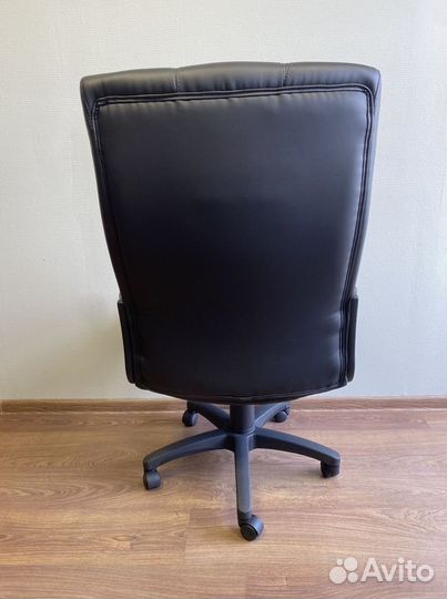 Компьютерное кресло. Кресло руководителя