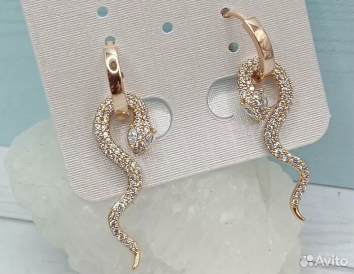 Роскошные серьги под бриллиант