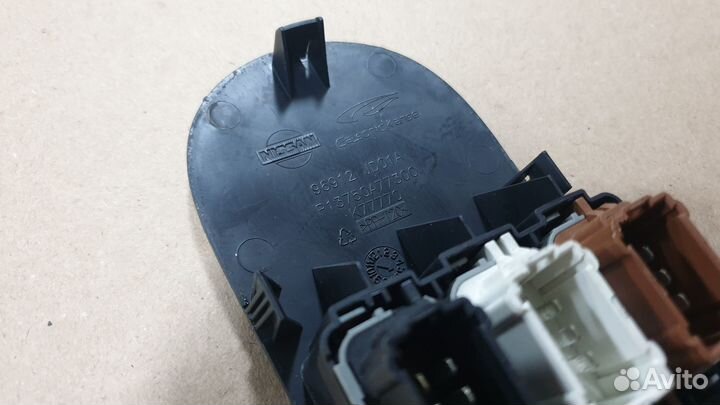 Накладка центральной консоли Nissan Qashqai