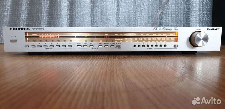 Grundig ST 2000