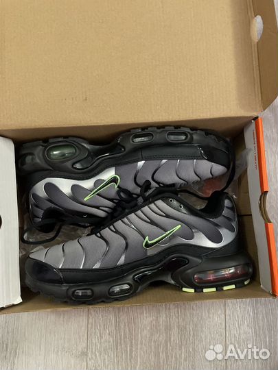 AIR MAX plus