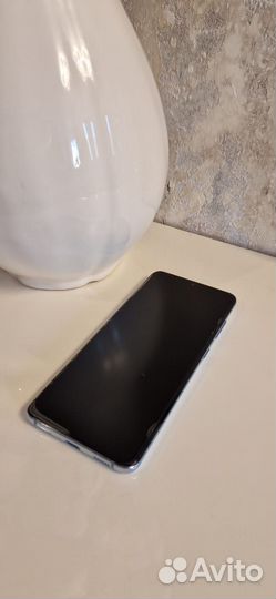 Samsung Galaxy S20, 8/128 ГБ
