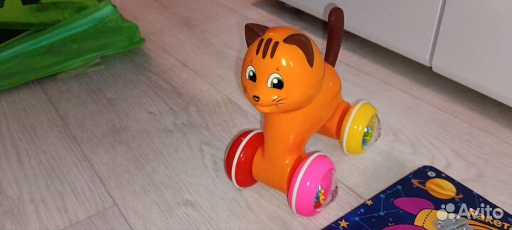 Бизиборд, юла и кошка- каталка