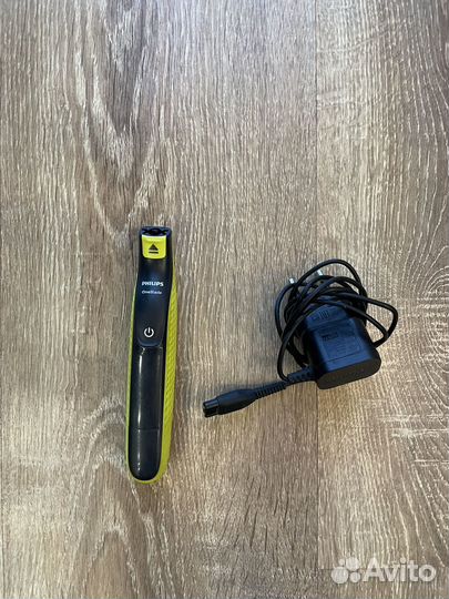 Триммер для бороды и усов Philips One blade