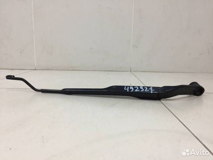 Поводок стеклоочистителя передний правый Mitsubish