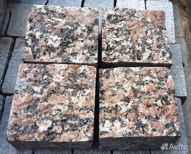 Гранитная брусчатка пилено-колотая
