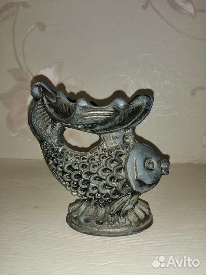 Олененок и рыба