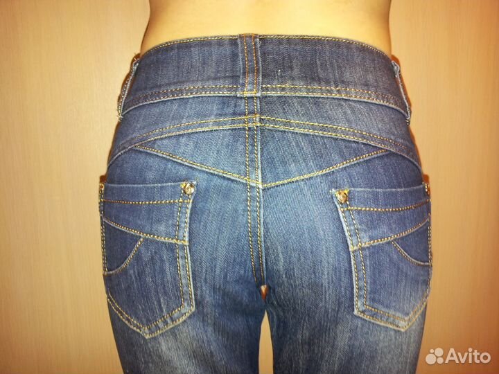 Джинсы новые и стильные на девочку Many Many 24р