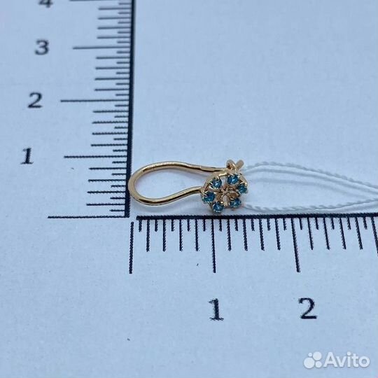 Золотые серьги с камнем