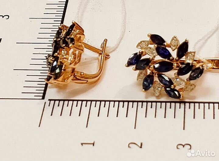 Золотые серьги с камнем