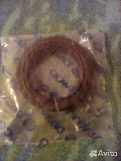 Сальник коленвала передний (30х42х8)