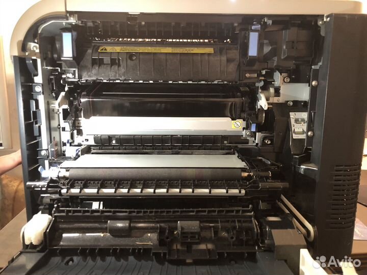 Цветной лазерный принтер HP Color Laserjet CP3525n