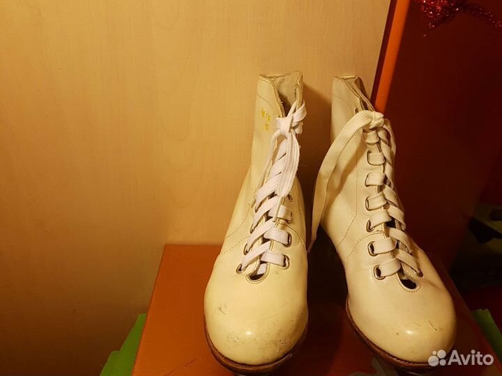 Коньки фигурные кожан-е р.29-30(18.5-19см стелька)