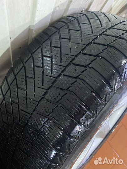 Колёса в сборе зимние на BMW Continental255/55 R18