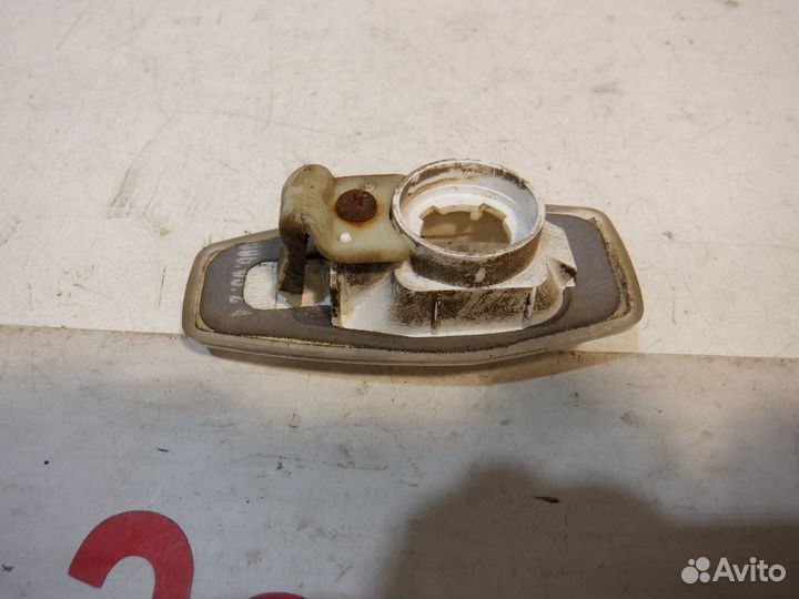 Повторитель на крыло левый белый Kia Sorento