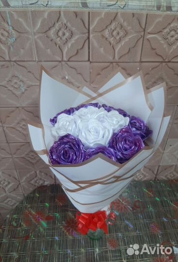 Розы из атласных лент