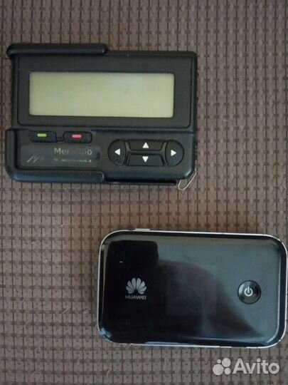 Продам пейджер Motorola и WiFi роутер Huawei