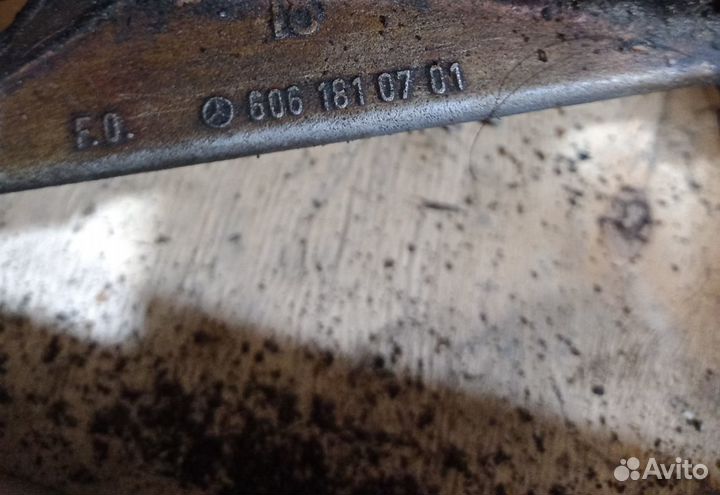 Масляный насос двигателя Mercedes