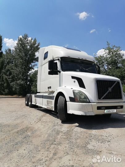 Volvo VNL, 2003