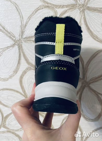 Ботинки новые Geox 27