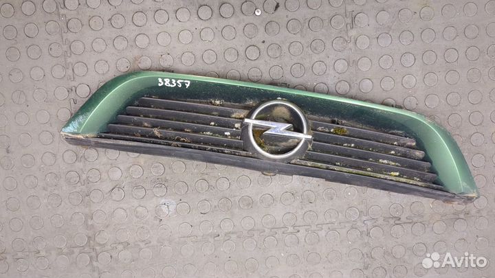 Решетка радиатора Opel Vectra B, 1996