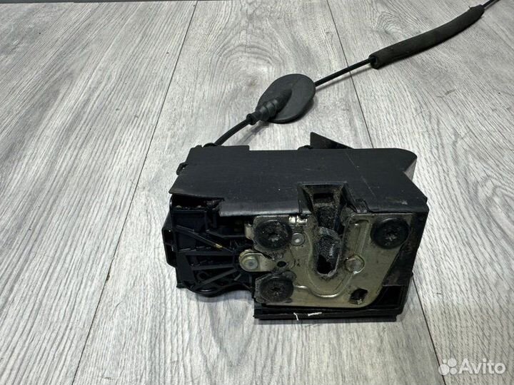 Замок двери передней правой LADA Vesta H4M429 2021