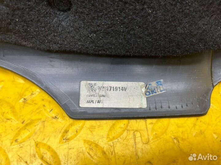 Декоративная крышка двигателя Mitsubishi Pajero