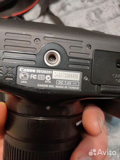 Зеркальный фотоаппарат canon