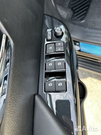 Toyota Hilux 2.8 AT, 2023, 40 км