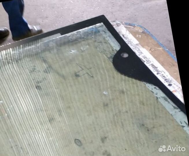 Стекло боковое правое Hitachi/zx450